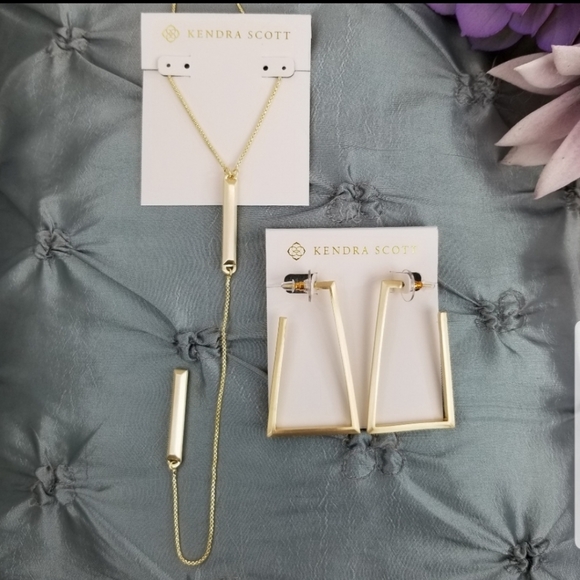 Kendra Scott, Easton, Gold Earrings - Picture 11 of 11